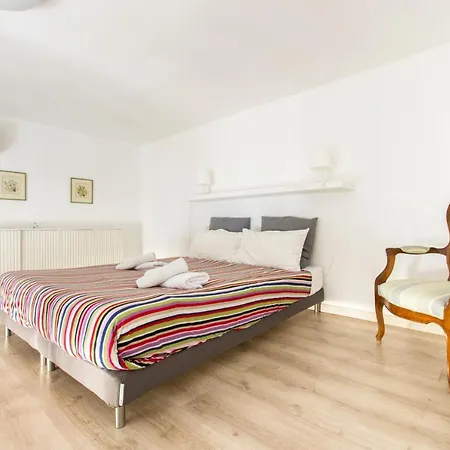 Cairoli Interno 9a - La Sapienza - Termini Station Apartment