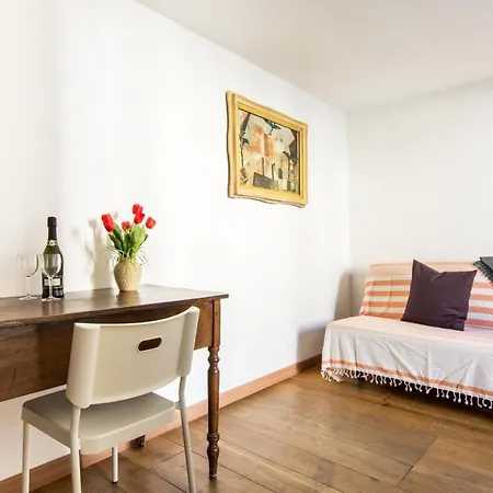 Apartment Cairoli Interno 9a - La Sapienza - Termini Station Rome