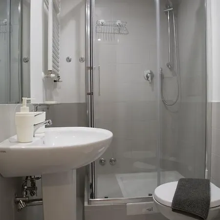 Apartment Cairoli Interno 9a - La Sapienza - Termini Station *